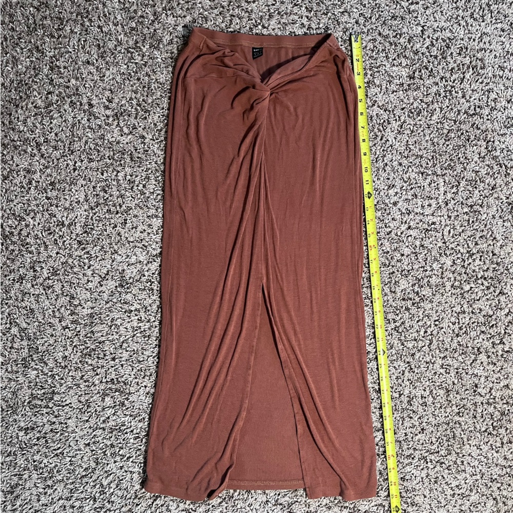 SHEIN‎ Brown Bodycon Pencil Skirt with Front Slit – Form Fitting Stretch